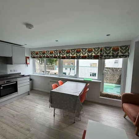 The View Apartments: Stunning Waterside Retreat Near Wood Lane Campus And Town Station Apartment